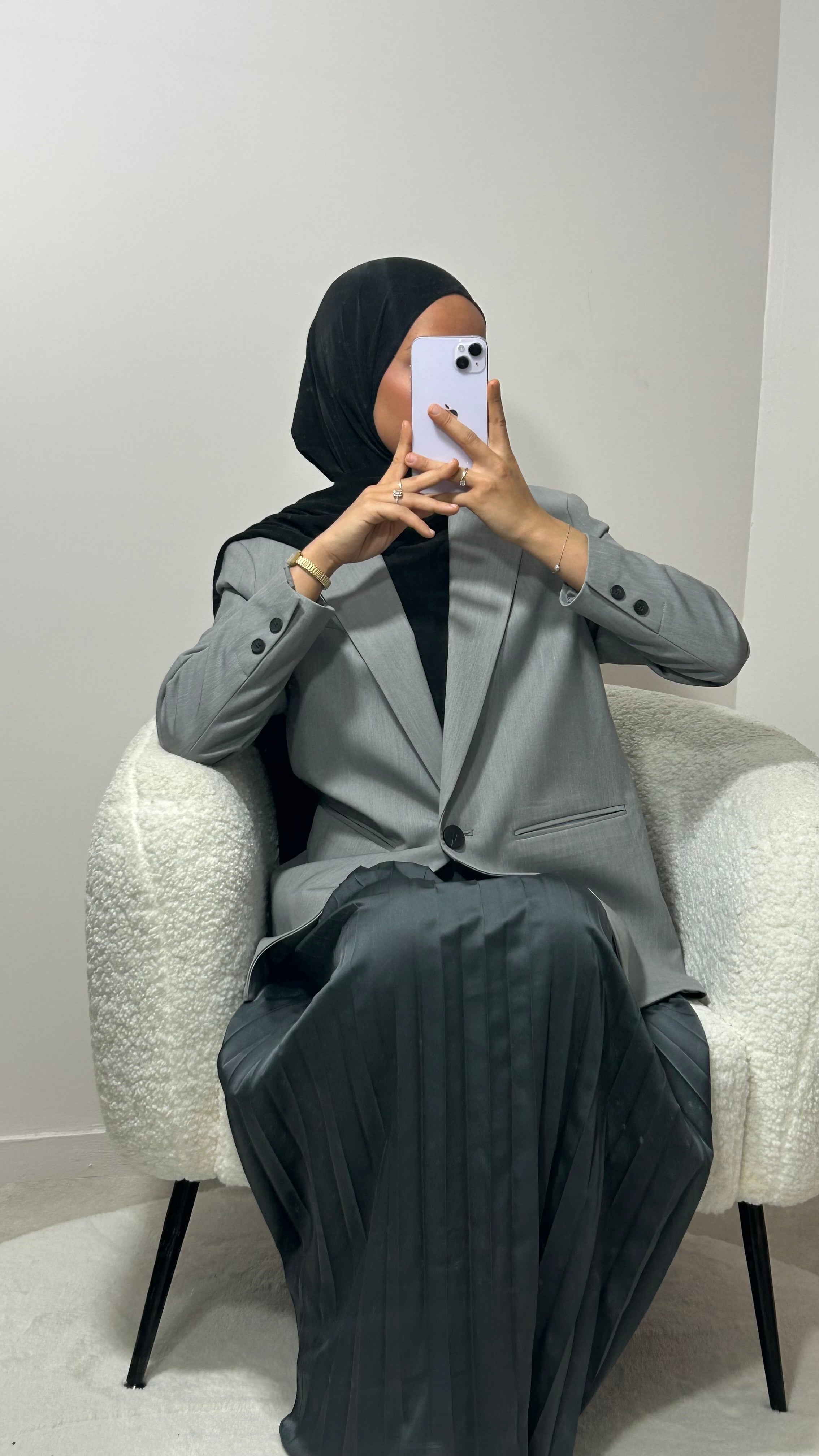 JUPE PLISSÉE GRIS FONCÉ