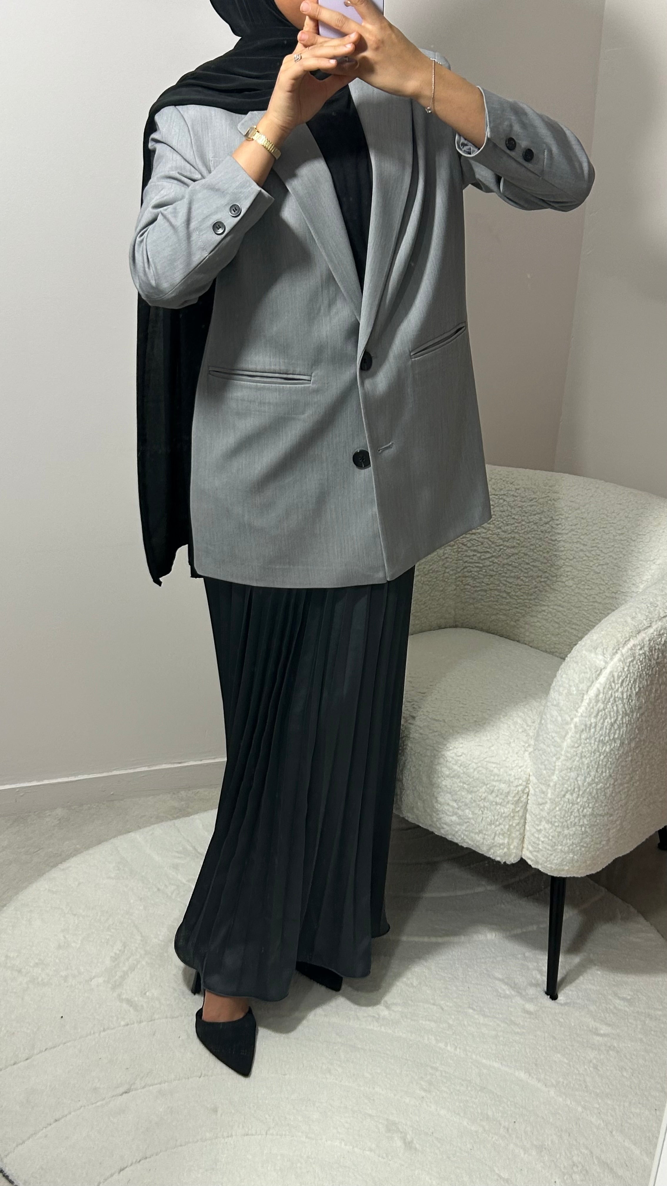 JUPE PLISSÉE GRIS FONCÉ