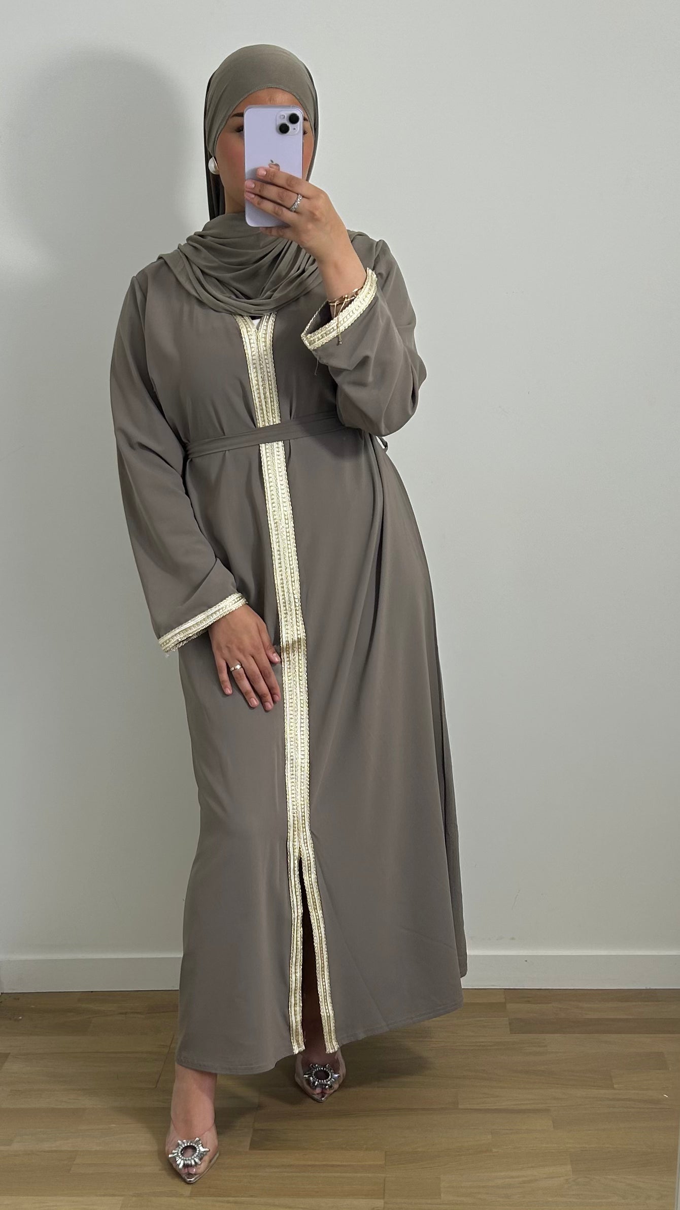 Abaya Hind